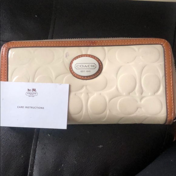 Creamy white coach purse and wallet set - Picture 2 of 3